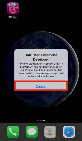 Untrusted Enterprise Developer warning over the home screen with the 918Kiss icon and Cancel highlighted