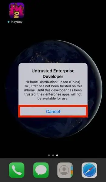Untrusted Enterprise Developer message over the home screen, with the Play8oy icon top left
