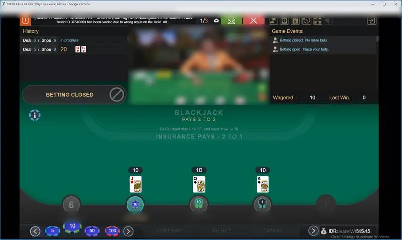 Three seats dealt a jack, queen and king as first cards, with the status pill reading Betting Closed